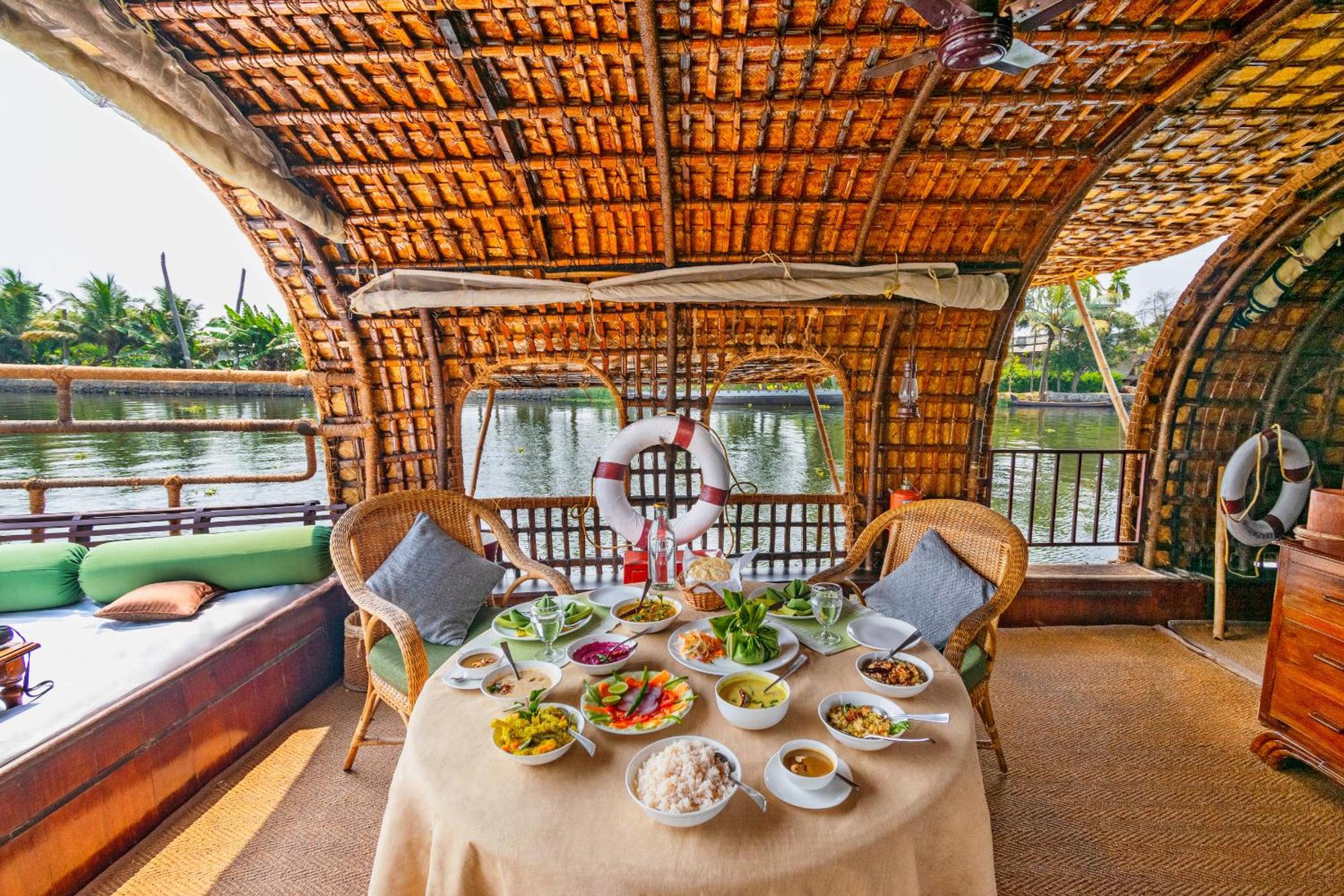 Отель Spice Coast Cruises - Houseboat, A Cgh Earth Experience Alappuzha Экстерьер фото