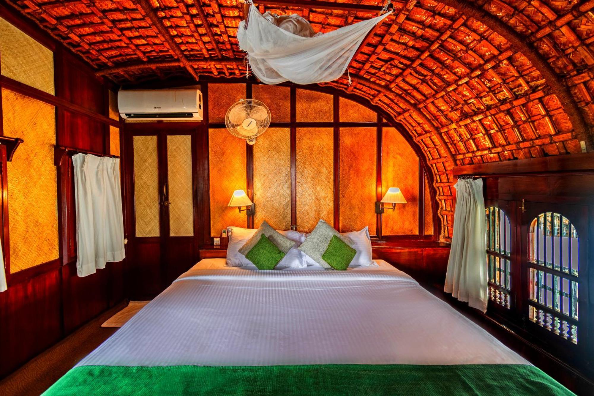 Отель Spice Coast Cruises - Houseboat, A Cgh Earth Experience Alappuzha Экстерьер фото