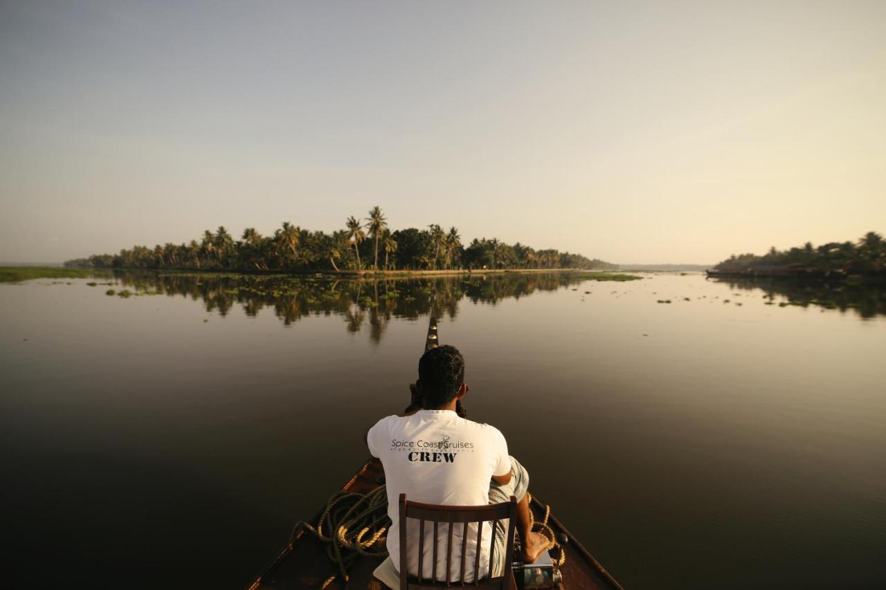 Отель Spice Coast Cruises - Houseboat, A Cgh Earth Experience Alappuzha Экстерьер фото